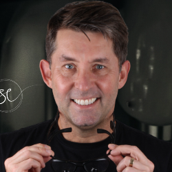 Professor(a) Raphael Monte Alto